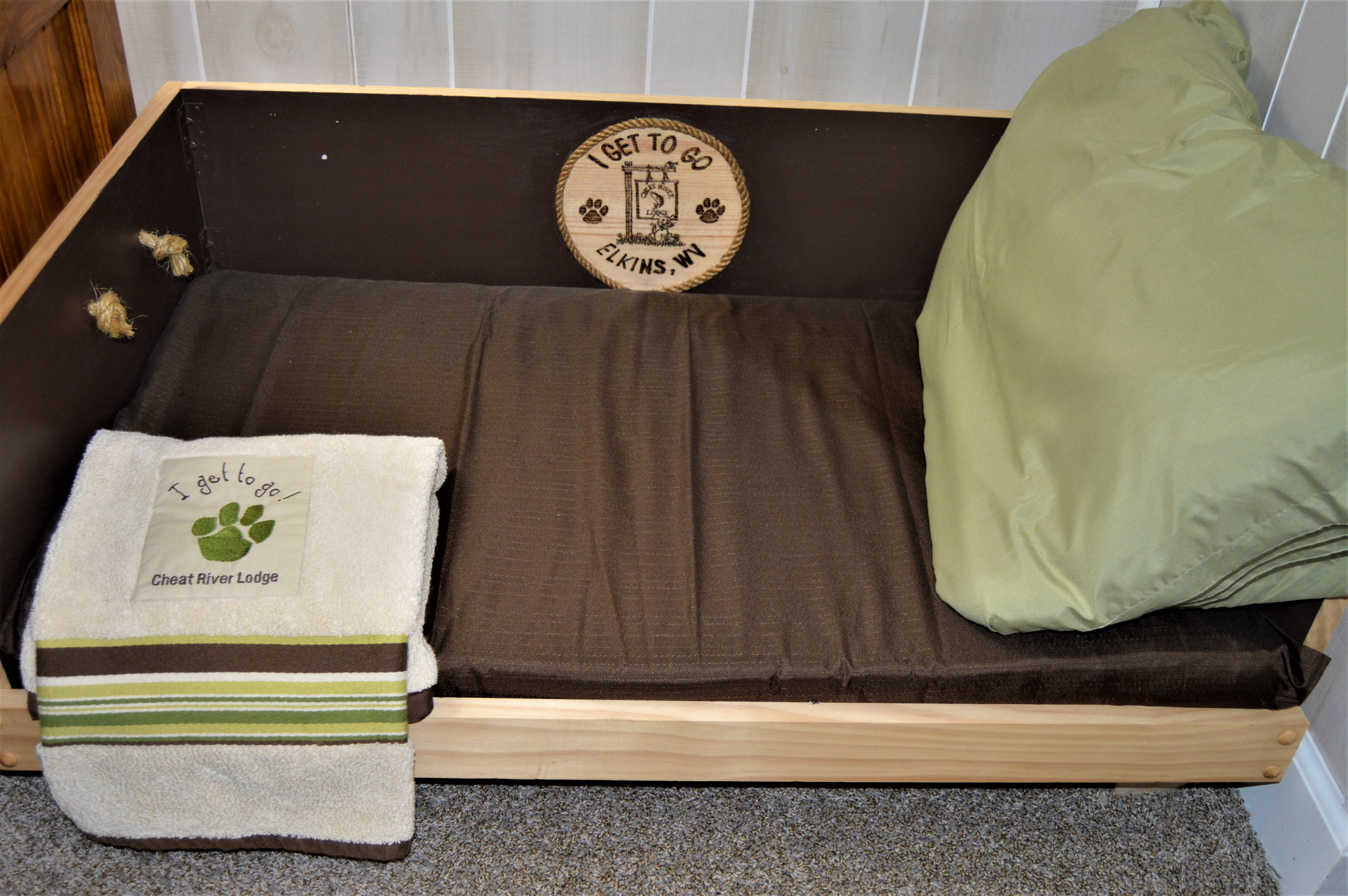 Lodge Dog Bed